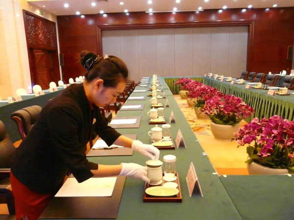会议服务公司的主要职责是什么？